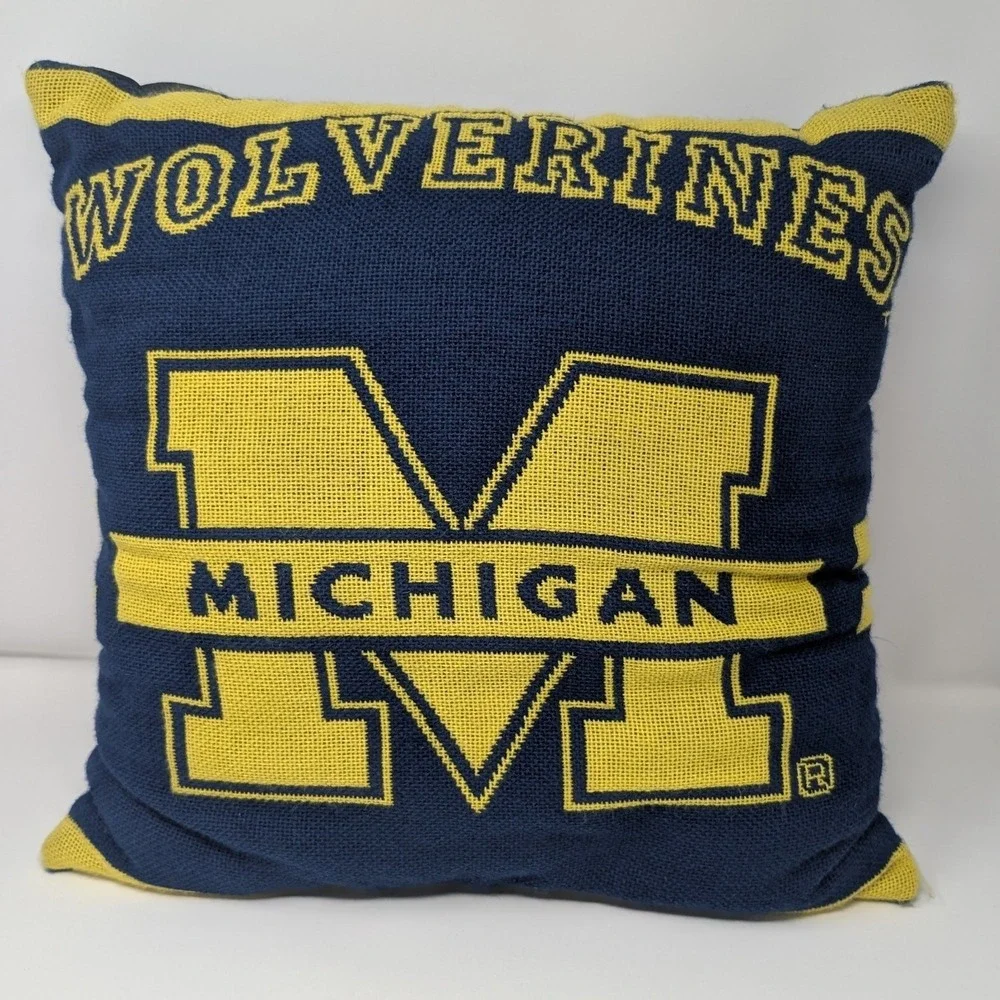 Michigan Wolverines Throw Pillows Set of 2 Navy Blue Maize Block 17x17 UofM knit
